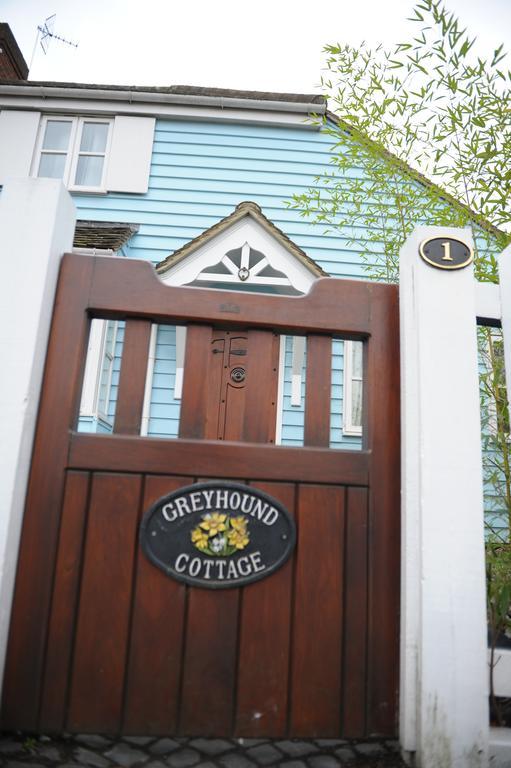 The Greyhound Cottage Chigwell Exterior foto